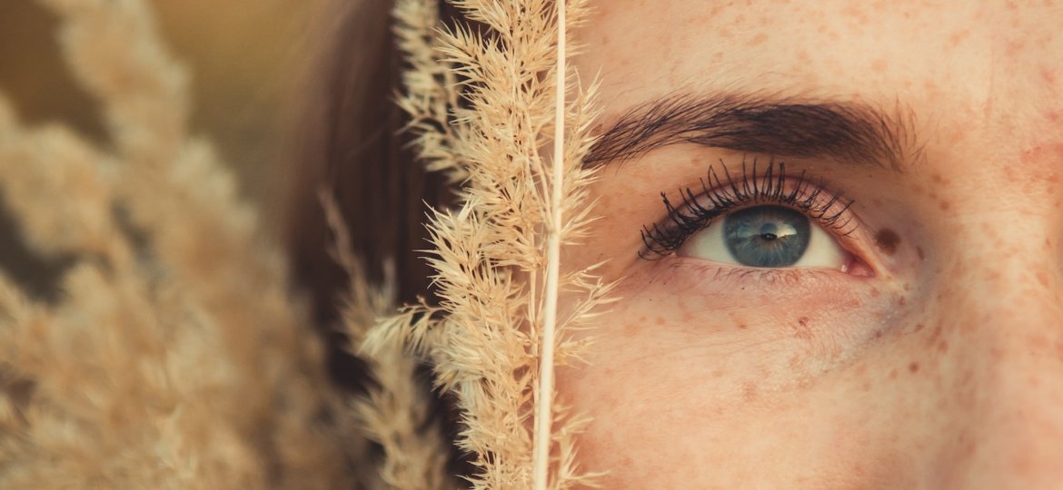 abundance mindset photo by andriyko podilnyk